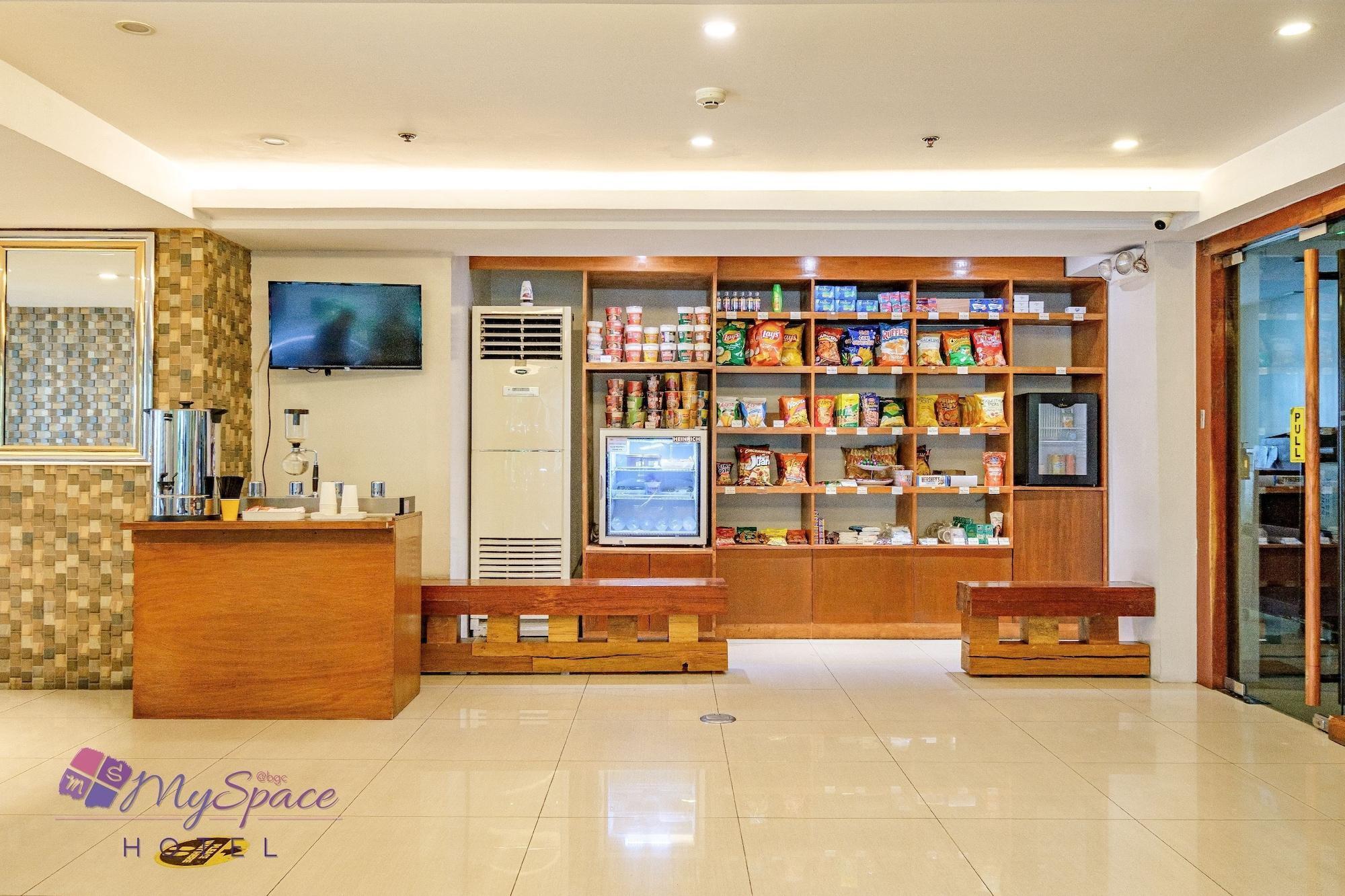 Myspace Hotel @Bgc Pasig City Exterior photo